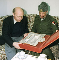 J.Gaillot et Yassir Arafat