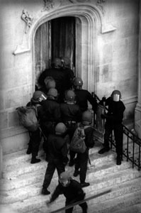 fracasser les portes